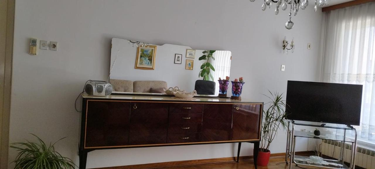 7 Flower Street Apartment Sempeter pri Gorici Bagian luar foto